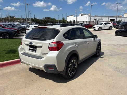 Used 2017 Subaru Crosstrek 2.0i Premium w/ Popular Package #2 image 2