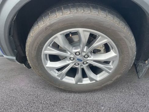 Used 2023 Ford Explorer Limited w/ Class IV Trailer Tow Package AWD/4WD image 12