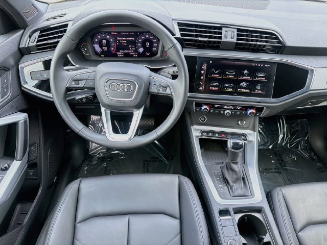 Used 2025 Audi Q3 2.0T Premium w/ Convenience Plus Package AWD/4WD image 17
