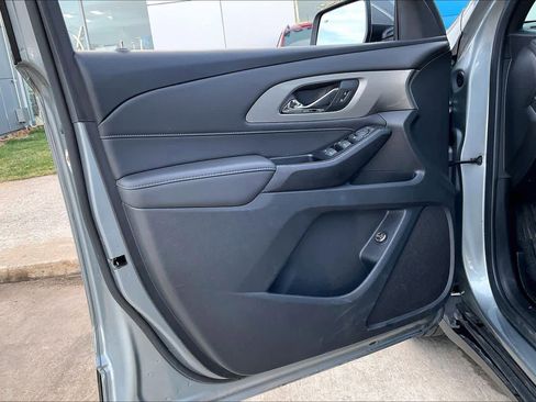 Certified 2023 Chevrolet Traverse LT w/ Rear Camera Mirror Package image 20
