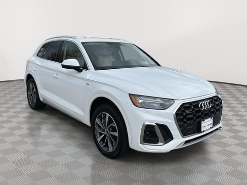 Used 2023 Audi Q5 2.0T Premium Plus w/ Premium Plus Package AWD/4WD image 3