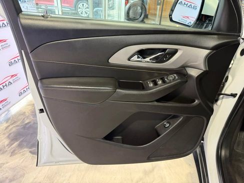 Used 2020 Chevrolet Traverse LT w/ Driver Confidence II Package AWD/4WD image 29