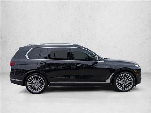 Certified 2025 BMW X7 xDrive40i w/ Climate Comfort Package AWD/4WD image 4