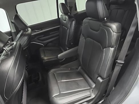 Used 2021 Jeep Grand Cherokee L Limited AWD/4WD image 31