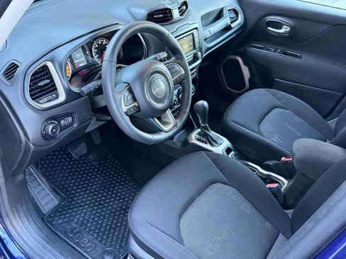 Used 2017 Jeep Renegade Latitude w/ Cold Weather Group AWD/4WD image 14