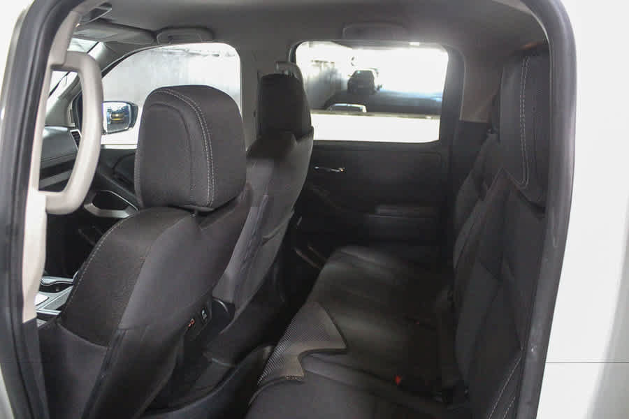 Used 2024 Nissan Frontier SV RWD image 19
