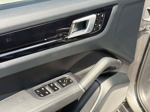 Used 2019 Porsche Cayenne S AWD/4WD image 38