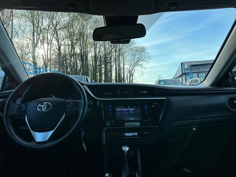 Used 2017 Toyota Corolla LE FWD image 10