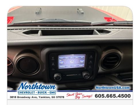 Used 2018 Jeep Wrangler Unlimited Sport AWD/4WD image 18