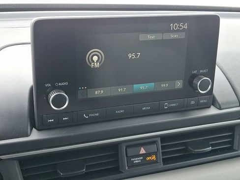 Used 2023 Honda Pilot LX image 18