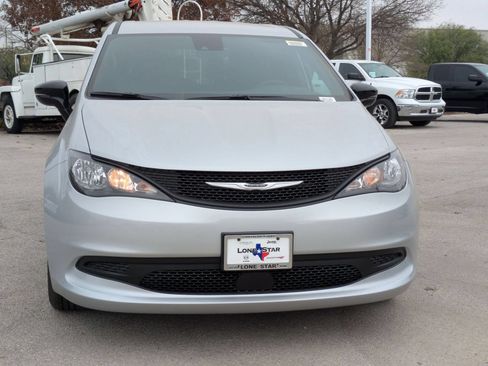 New 2026 Chrysler Voyager LX FWD image 7