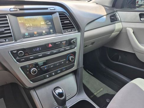 Used 2016 Hyundai Sonata SE FWD image 16