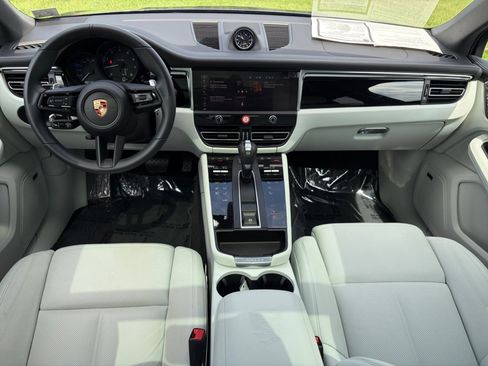 Certified 2025 Porsche Macan Turbo AWD/4WD image 16