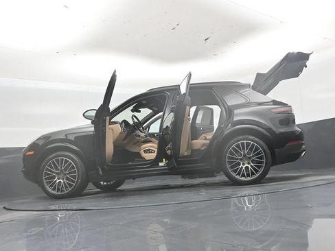Used 2020 Porsche Cayenne AWD/4WD image 57