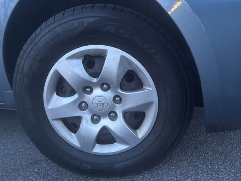 Used 2012 Kia Sedona LX image 14