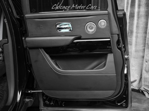 Used 2023 Rolls-Royce Cullinan w/ Cullinan Package AWD/4WD image 38