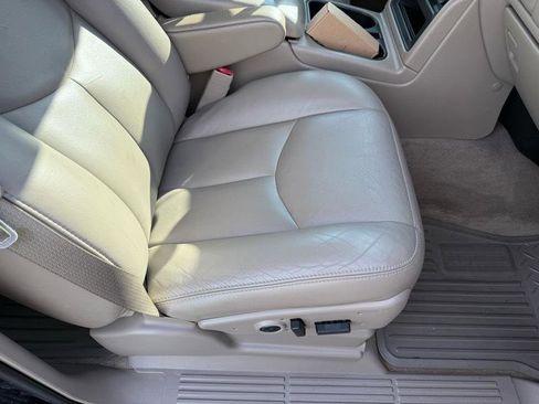 Used 2005 GMC Sierra 3500 SLT w/ Heavy-Duty Power Package AWD/4WD image 48