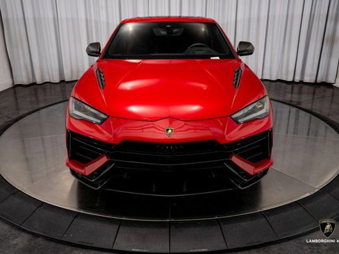 Used 2023 Lamborghini Urus Performante image 3