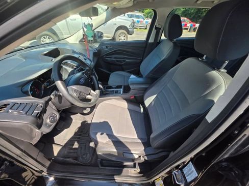 Used 2017 Ford Escape S FWD image 12