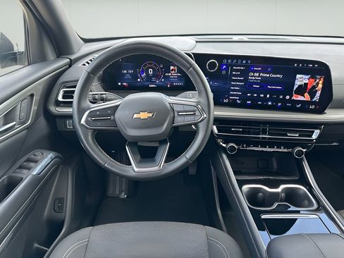 Used 2024 Chevrolet Traverse LT image 17