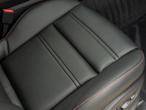 Certified 2026 Porsche Cayenne GTS AWD/4WD image 42