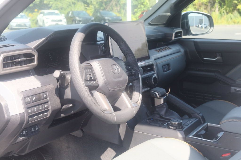 Used 2025 Toyota Tacoma 4x4 Double Cab Hybrid image 36