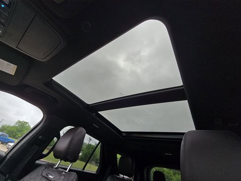 Used 2025 Ford Explorer Platinum w/ LUX Leather Package image 21