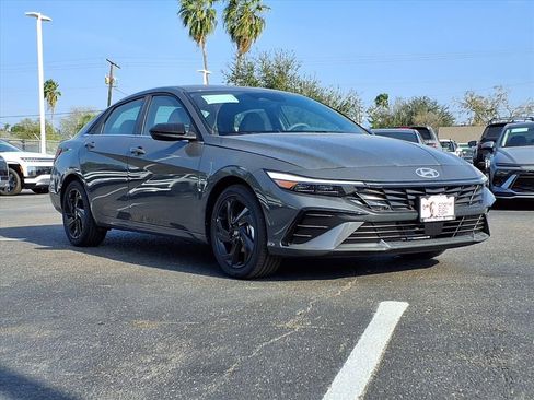 New 2026 Hyundai Elantra SEL Sport image 6