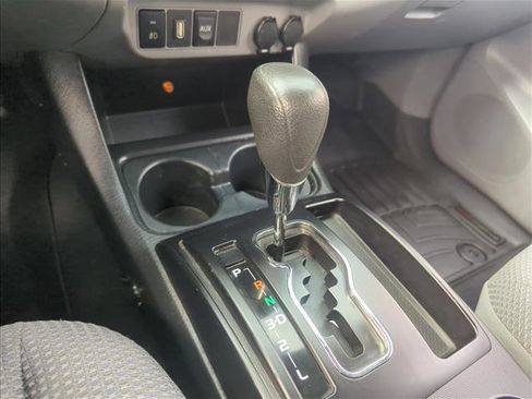 Used 2012 Toyota Tacoma 4x4 Access Cab image 10