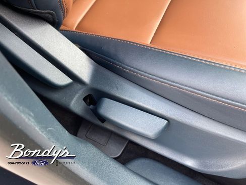 Used 2023 Ford Maverick Lariat w/ Lariat Luxury Package FWD image 17