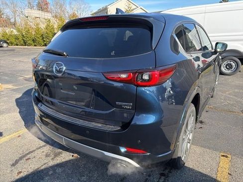 New 2025 MAZDA CX-5 Signature image 3
