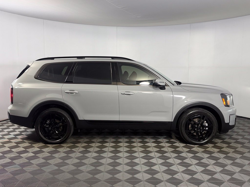 Used 2025 Kia Telluride EX X-Line AWD/4WD image 2