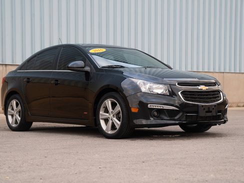 Used 2016 Chevrolet Cruze LT w/ Sun, Sound and Sport Package image 5
