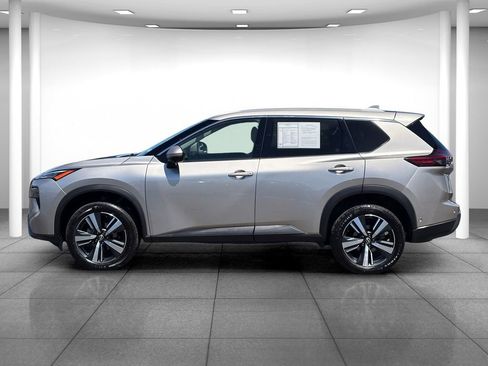 Used 2024 Nissan Rogue SL AWD/4WD image 4