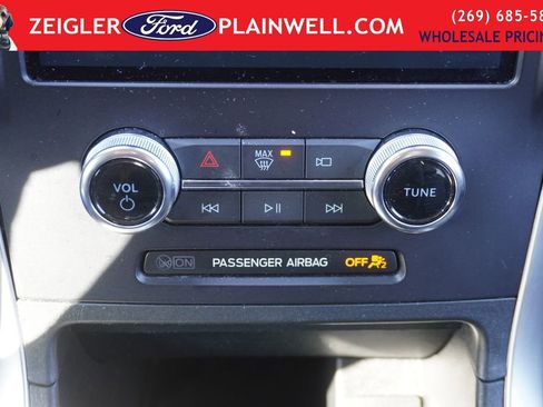 Used 2024 Ford Edge SEL image 21