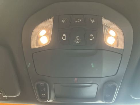 Used 2020 Chrysler Pacifica Limited w/ S Appearance Package FWD image 24