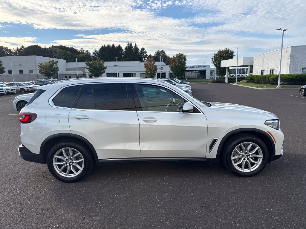 Used 2022 BMW X5 xDrive40i w/ Premium Package AWD/4WD image 6