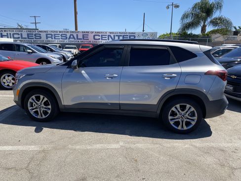 Used 2023 Kia Seltos S FWD image 9
