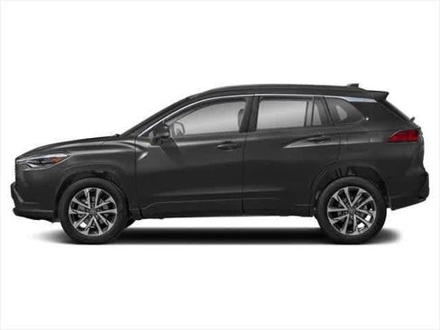 Used 2025 Toyota Corolla Cross XLE FWD image 3