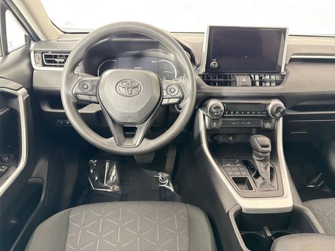 Certified 2025 Toyota RAV4 XLE AWD/4WD image 28