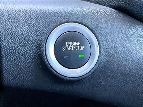 Used 2024 GMC Terrain SLE image 30