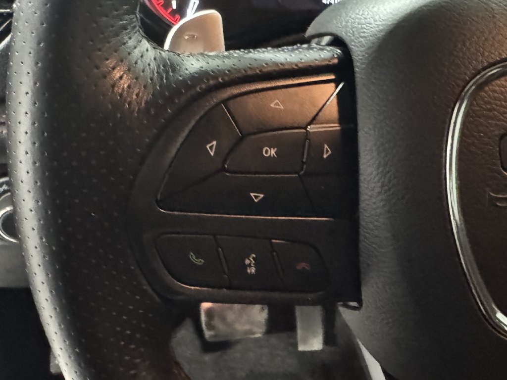 Used 2022 Dodge Durango R/T w/ Blacktop Package AWD/4WD image 5