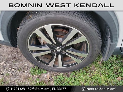 Used 2019 Nissan Kicks SV image 6