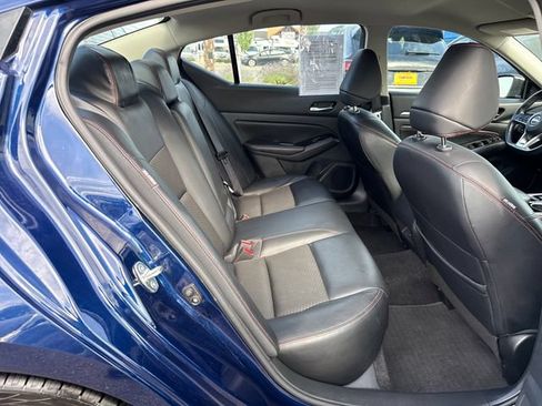 Used 2023 Nissan Altima 2.5 SR FWD image 10