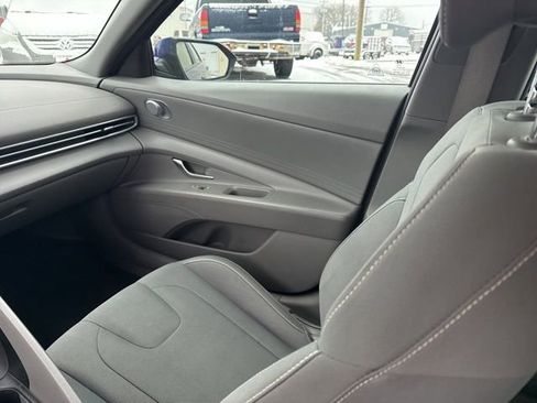 Used 2021 Hyundai Elantra SEL image 14