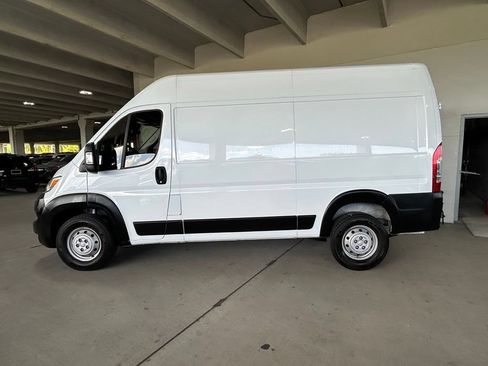 Used 2023 RAM ProMaster 1500 w/ Convenience Group FWD image 2
