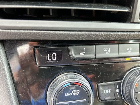 Used 2019 Volkswagen Jetta SEL FWD image 31