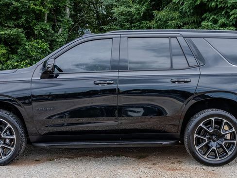 Used 2021 Chevrolet Tahoe RST w/ Luxury Package RWD image 2