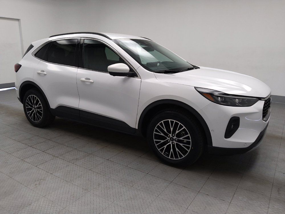Used 2023 Ford Escape SE w/ PHEV Premium Package FWD image 11