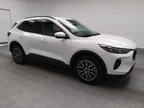 Used 2023 Ford Escape SE w/ PHEV Premium Package FWD image 11